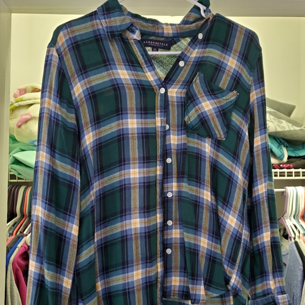 Aeropostale sz small button up shirt